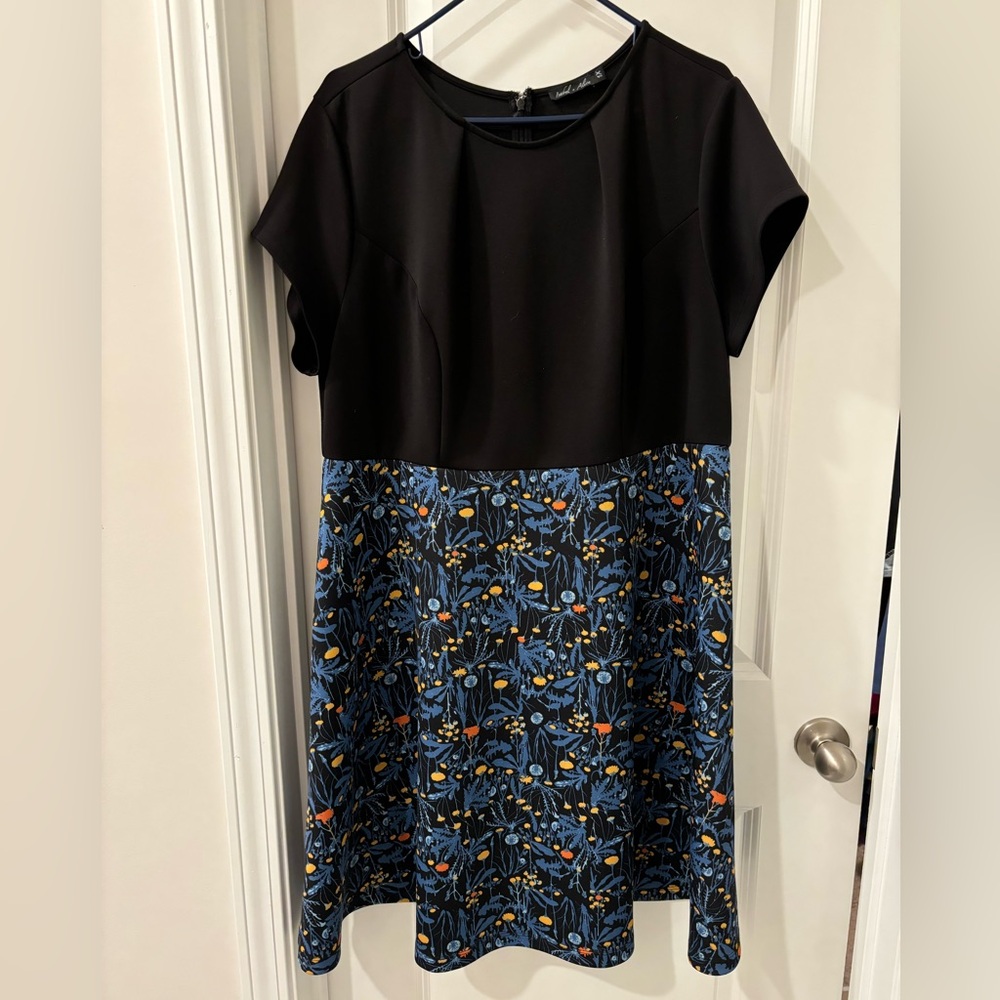 *** Make an Offer!! 
Size 1X dress, black on top, floral pattern on bottom.